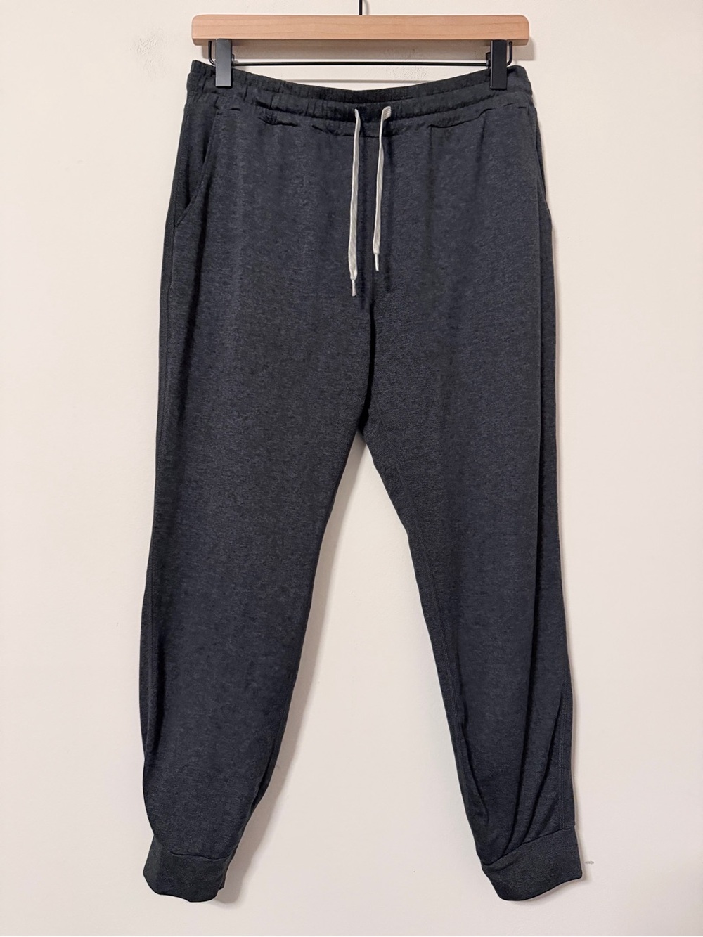 Vuori Performance Jogger Black DreamKnit Sweatpants Womens Medium VW303